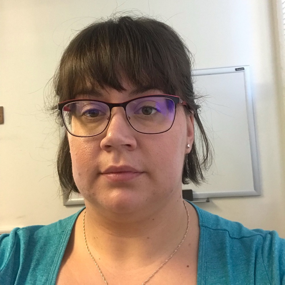Meet your Posher, Leona